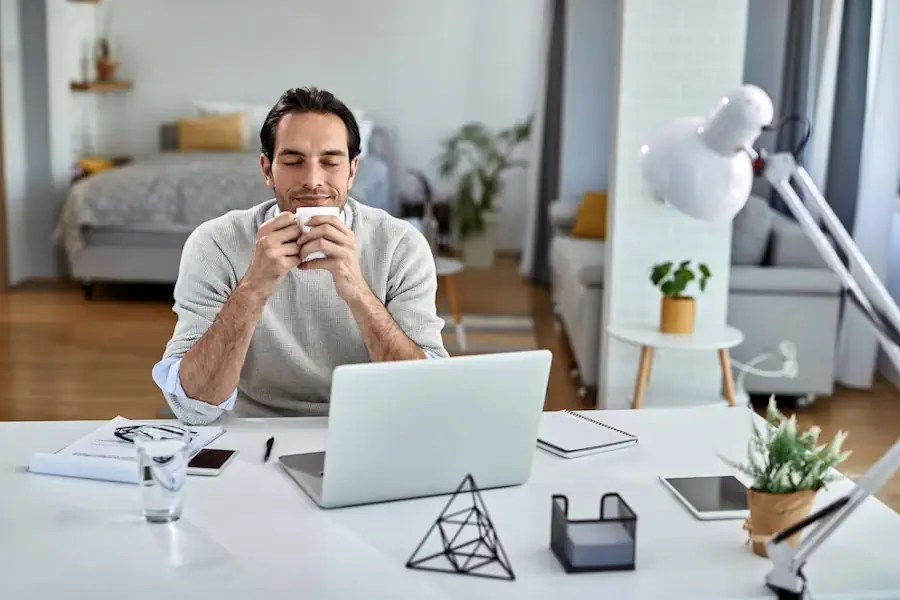 Pause café et détente en télétravail